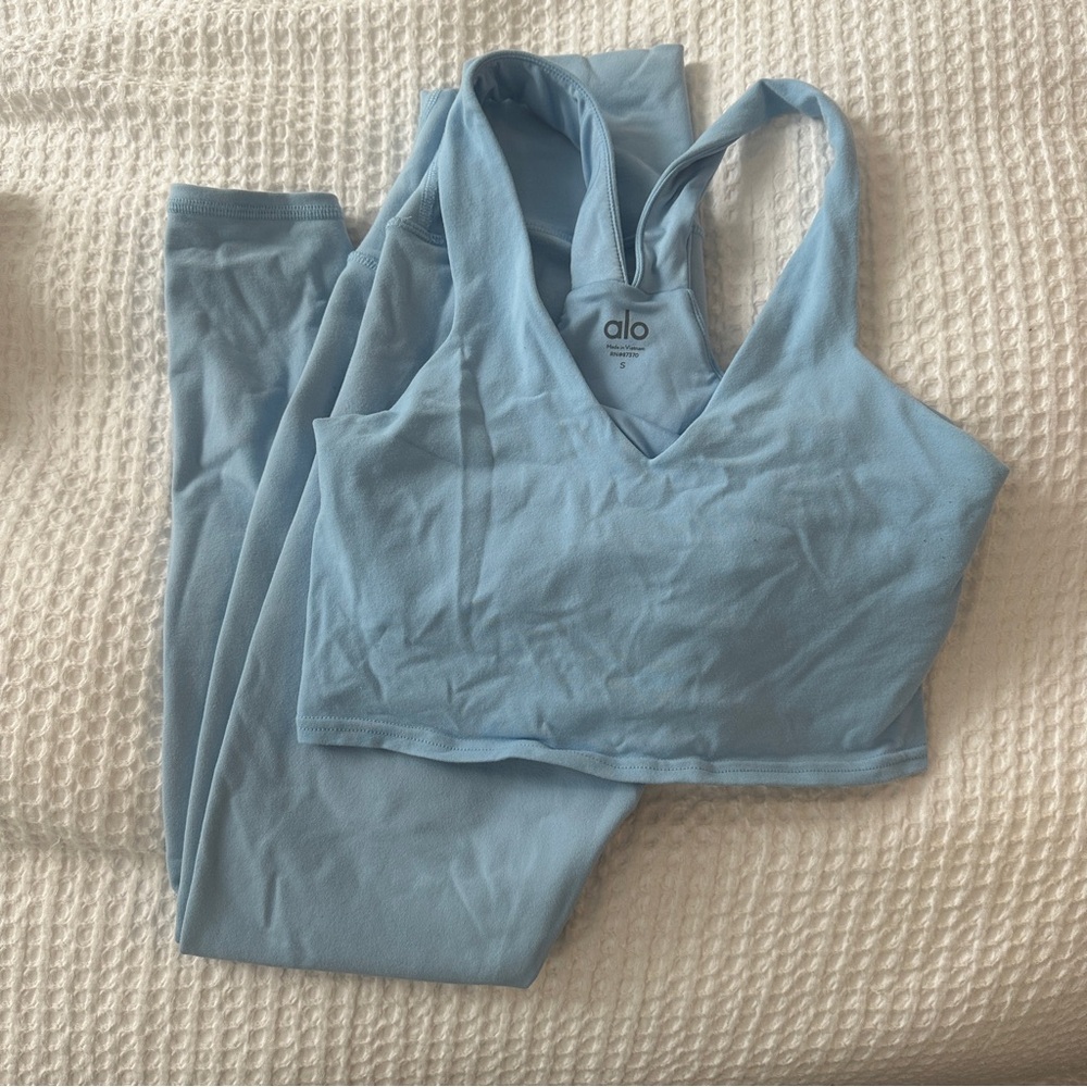 Light blue alo workout set (airbrush tank top, airbrush leggings)